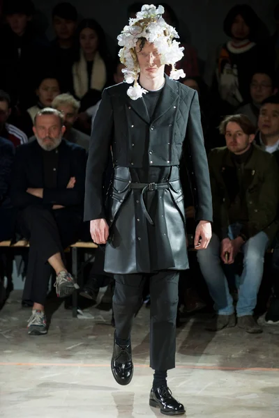 Look 28